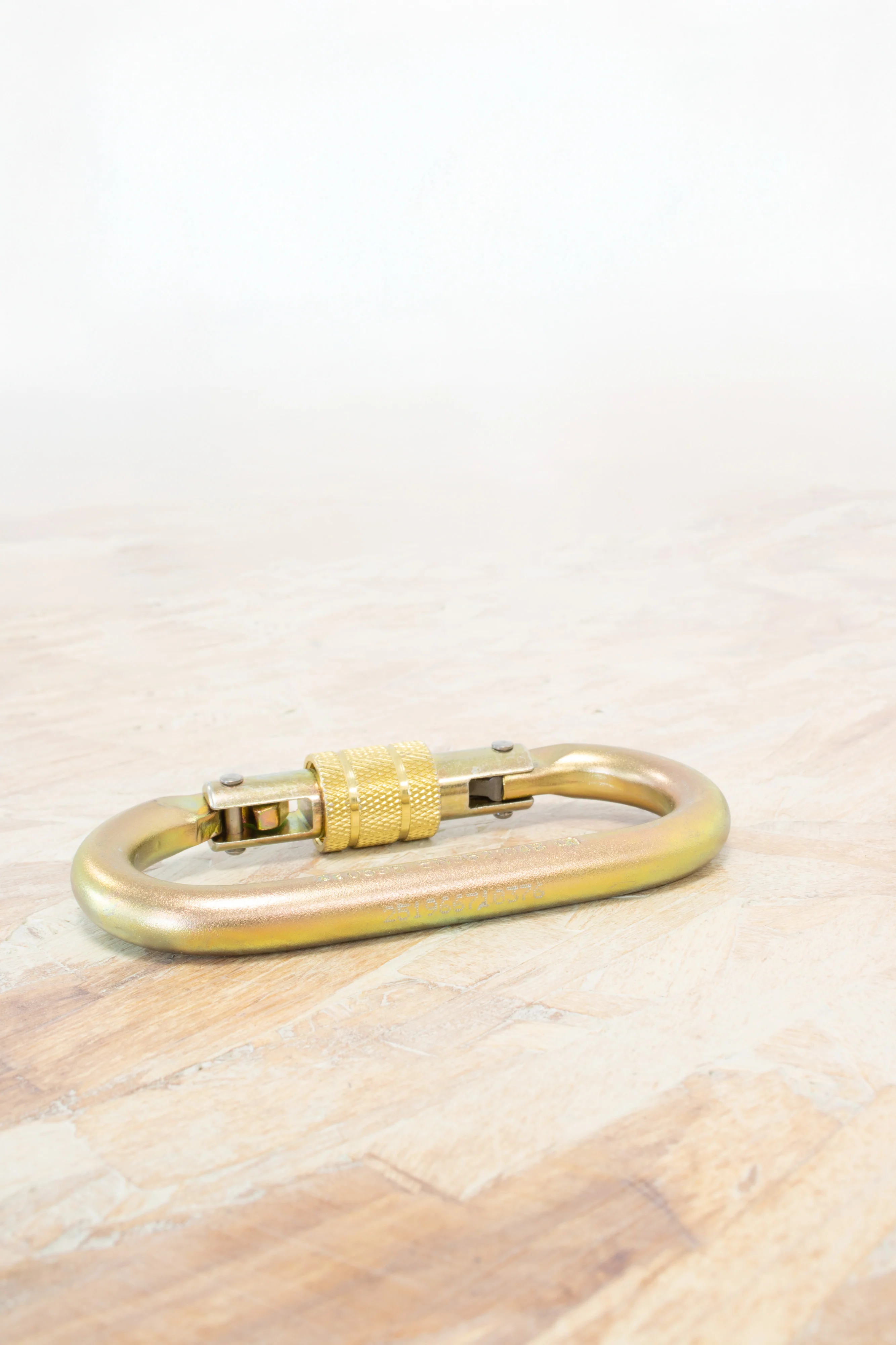 ISC - Steel Oval SG Karabiner, with Factory Serial Number - Image 2
